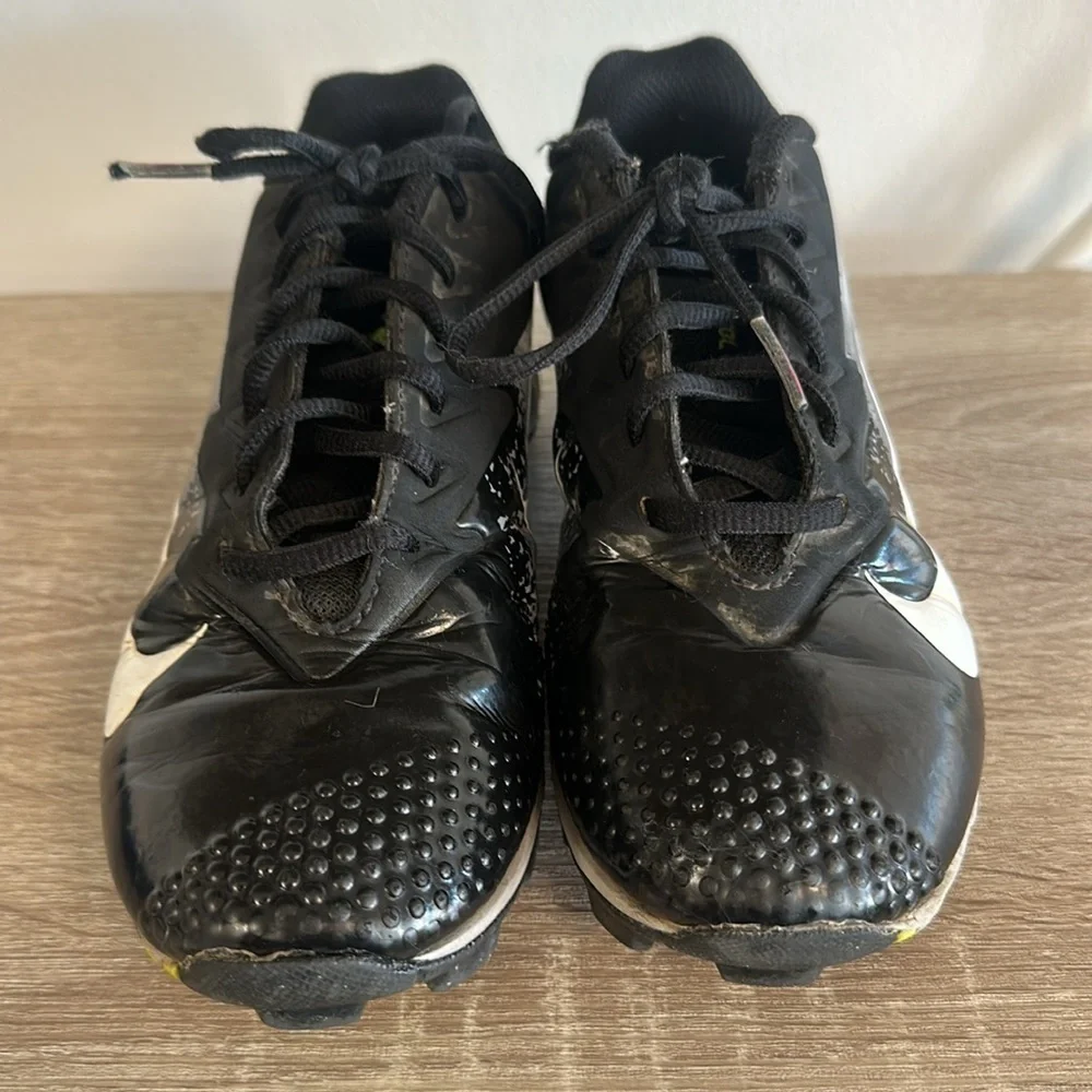 Nike Vapor Baseball Cleats 4.5 youth